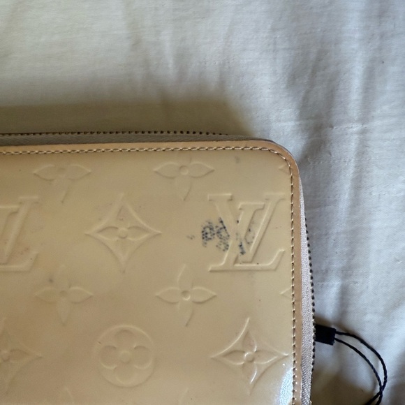 Louis Vuitton Cream Monogram Zip Wallet - Picture 8 of 13